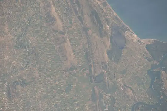 ISS048-E-20101 - View of Earth