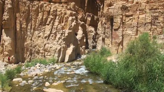 15 Wadi Mujib Malaqi Trail - Impressive Rock Formations - panoramio