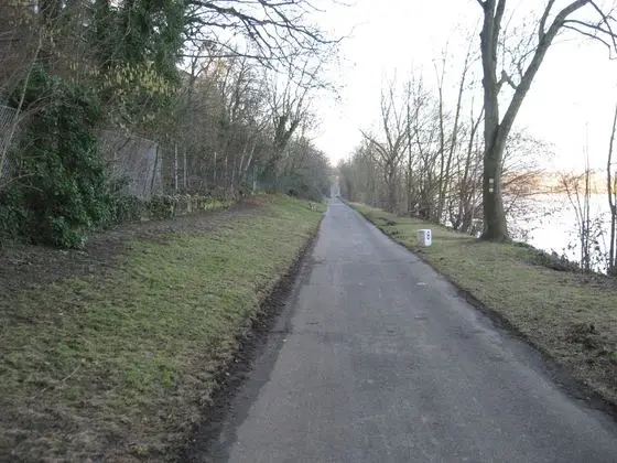 R3 Hessischer Radfernweg Kelsterbach Raunheim 1833