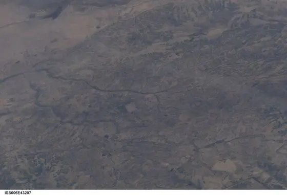 ISS006-E-43207 - View of Iraq