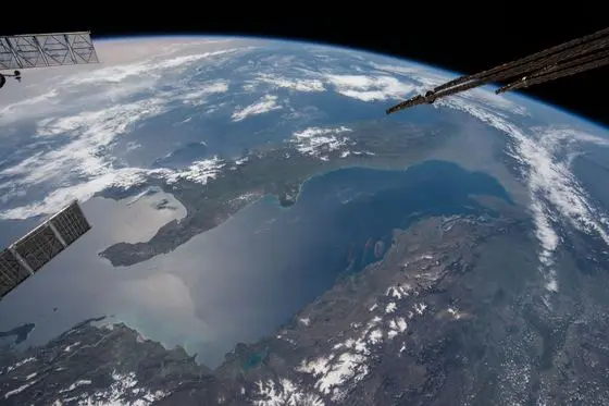 ISS043-E-127581 - View of Earth