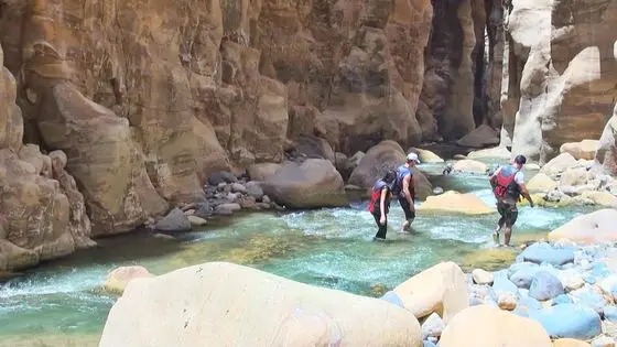 17 Wadi Mujib Malaqi Trail - In the Siq - panoramio