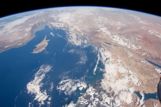 ISS029-E-35129 - View of Earth