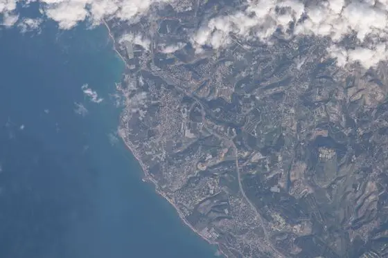 ISS046-E-39731 - View of Earth