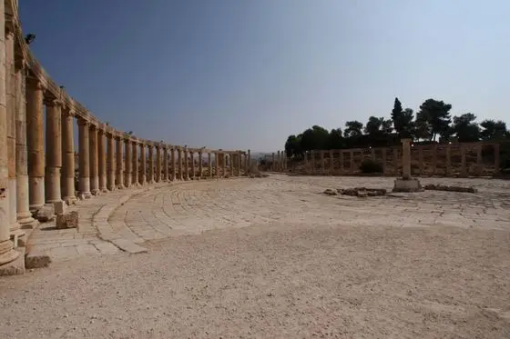 The Oval Piazza, Jarash - panoramio
