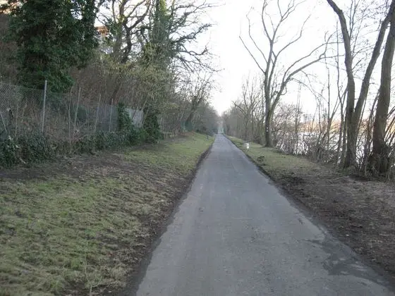 R3 Hessischer Radfernweg Kelsterbach Raunheim 1832