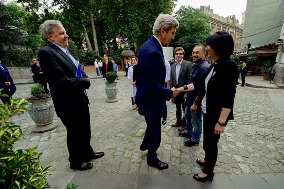 Secretary Kerry Shakes Hands With a Member of a Young Georgian Entrepreneurs' Group in Tbilisi (28098612196)
