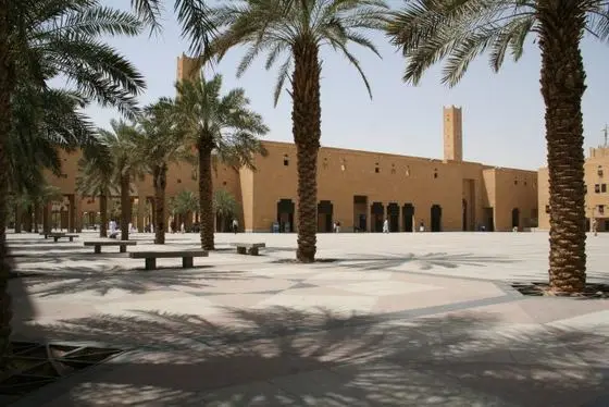 Dira Square