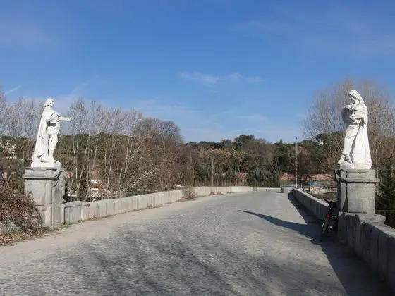 44 Puente antiguo abandonado