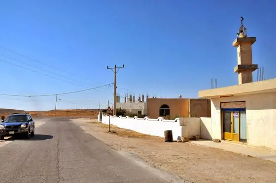 02 Wadi Bin Hammad Tropical Rain Forest Trail - Make a Right Turn at the Mosque - panoramio