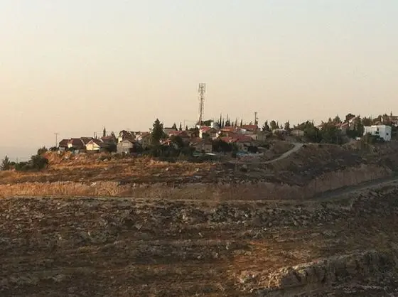 אדורה 4
