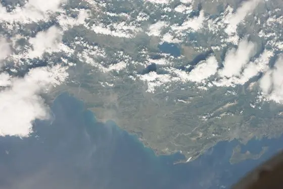 ISS019-E-20591 - View of Earth