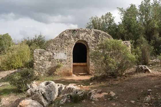 2023-11-12 A cistern on the trail between Kaş and Çukurbağ