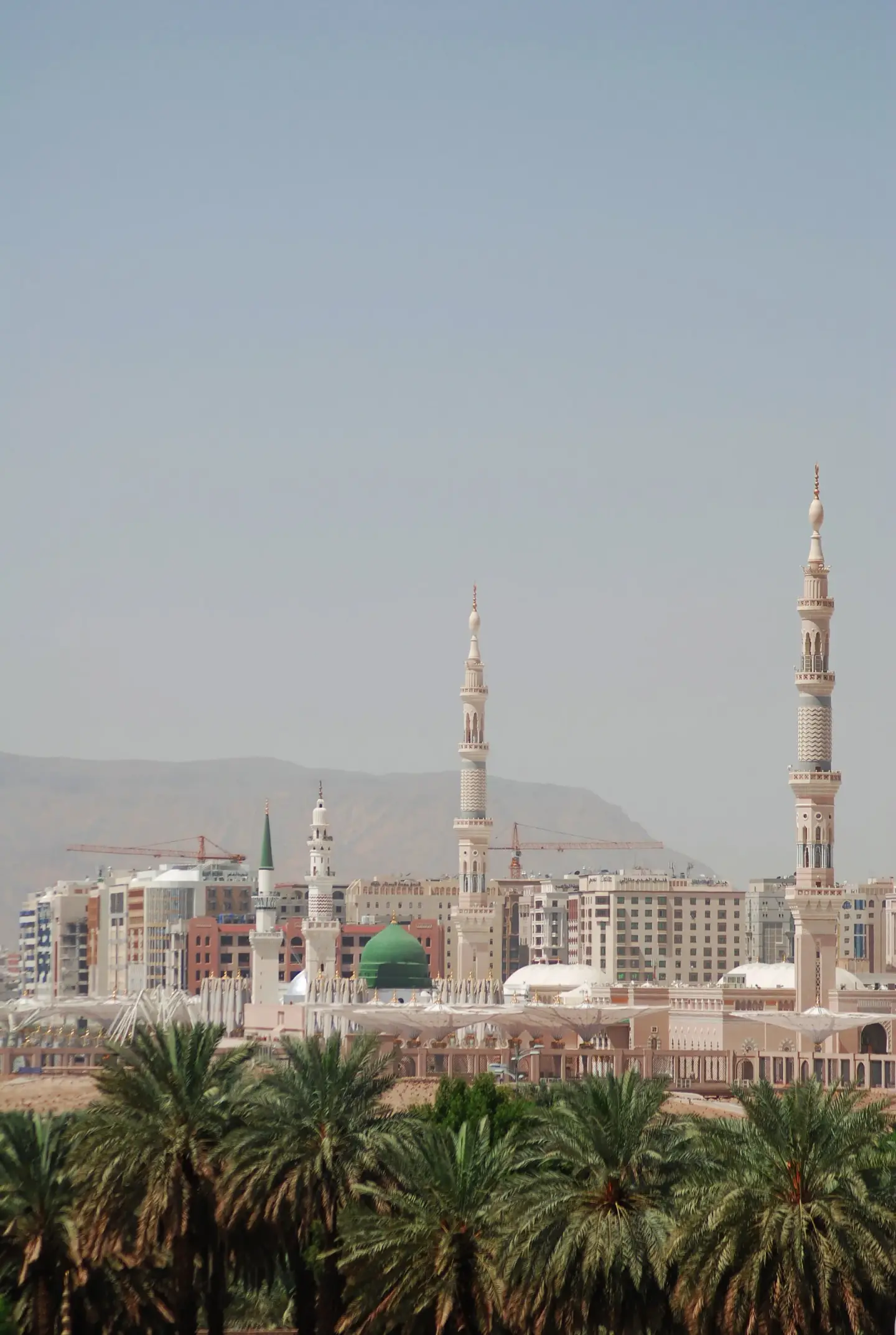 Medine’de Mescid-i Nebevî’nin yeşil kubbesi ve minaresi