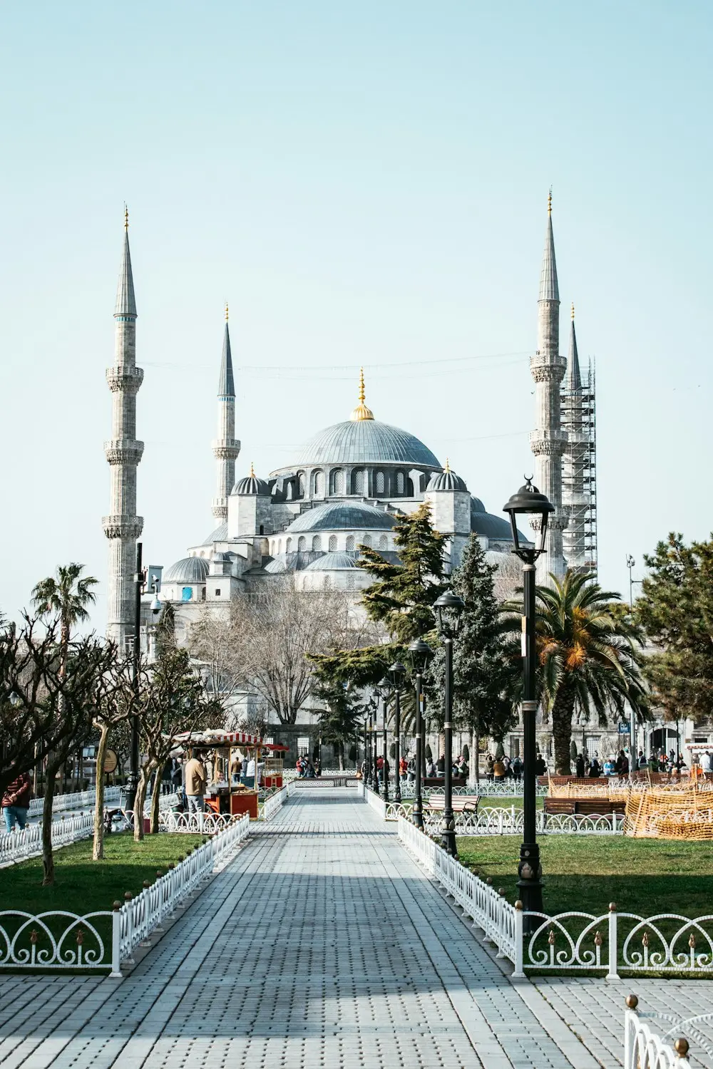 Sultanahmet Camii ve tarihî İstanbul silueti